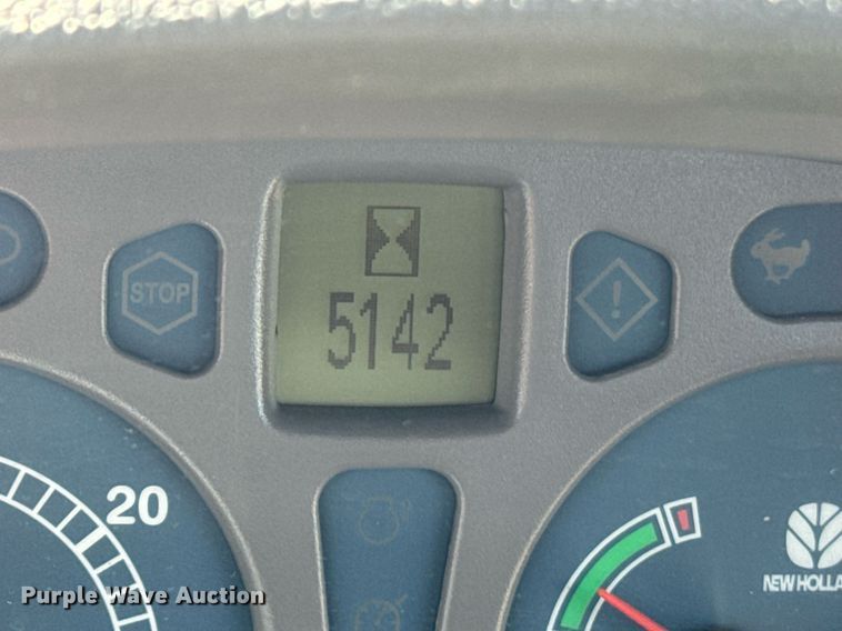 image for item DO1676 2006 New Holland TS-110A tractor