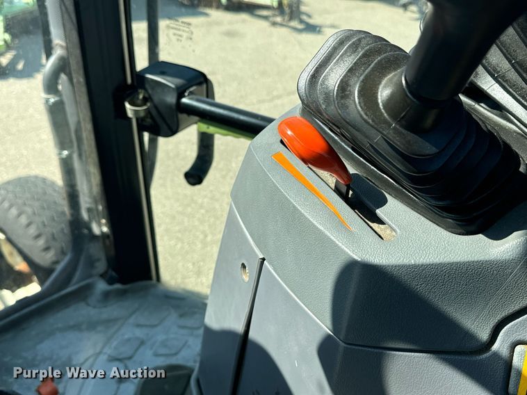 image for item DO1676 2006 New Holland TS-110A tractor