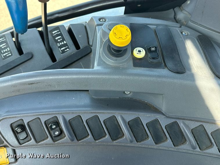 image for item DO1676 2006 New Holland TS-110A tractor