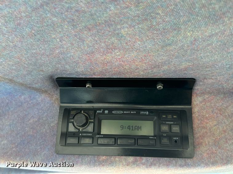 image for item DO1676 2006 New Holland TS-110A tractor