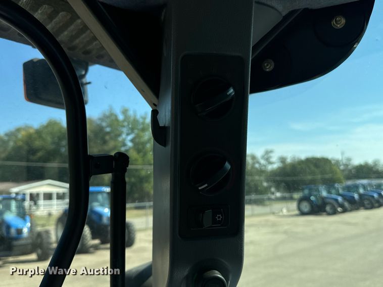 image for item DO1676 2006 New Holland TS-110A tractor