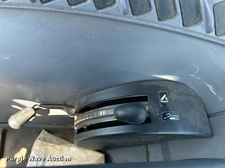 image for item DO1676 2006 New Holland TS-110A tractor