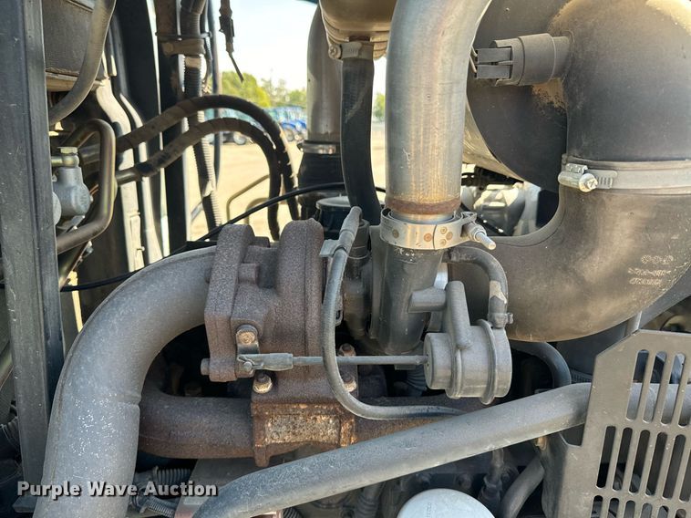 image for item DO1676 2006 New Holland TS-110A tractor