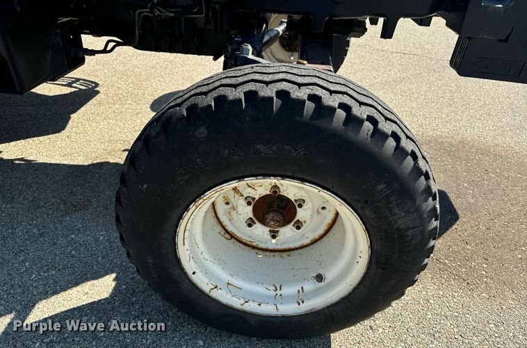 image for item DO1676 2006 New Holland TS-110A tractor