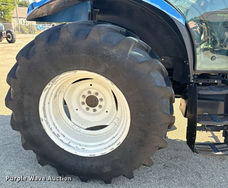 image for item DO1676 2006 New Holland TS-110A tractor