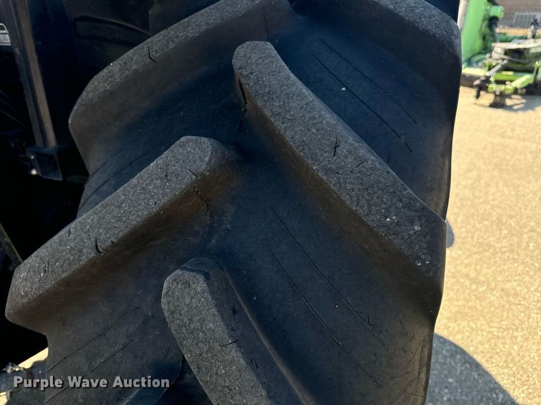 image for item DO1676 2006 New Holland TS-110A tractor