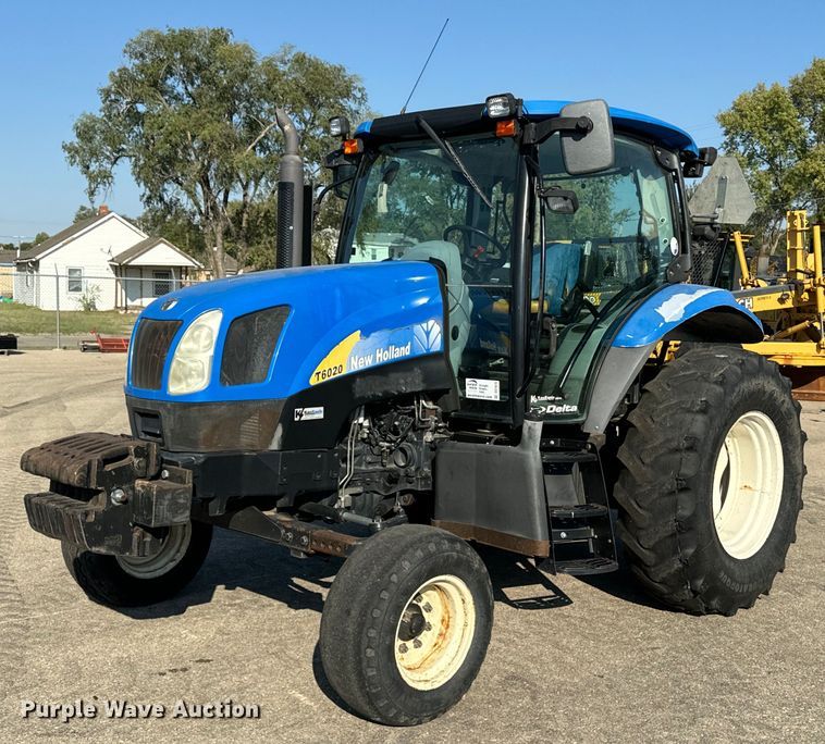 image for item DO1678 2008 New Holland T6020 tractor