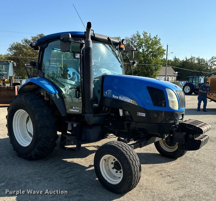 image for item DO1678 2008 New Holland T6020 tractor