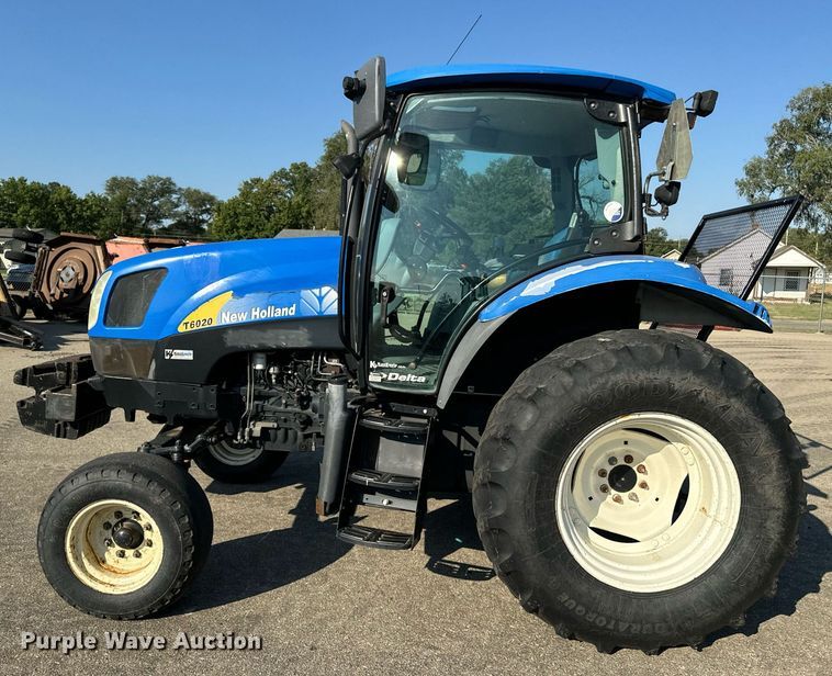 image for item DO1678 2008 New Holland T6020 tractor