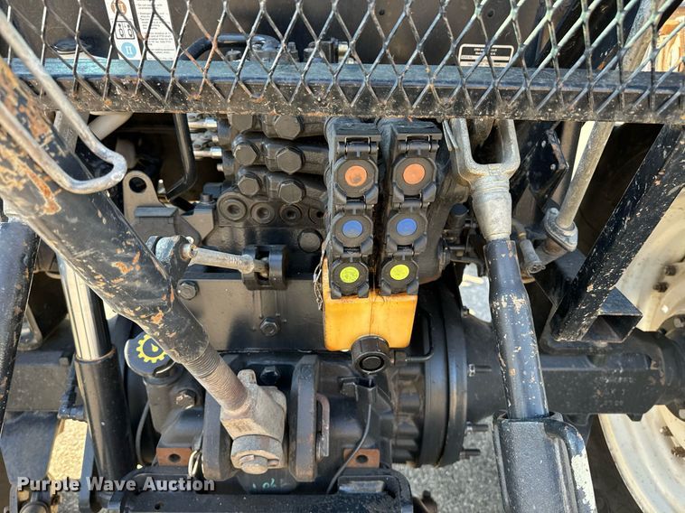 image for item DO1678 2008 New Holland T6020 tractor