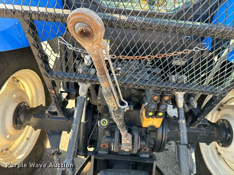 image for item DO1678 2008 New Holland T6020 tractor