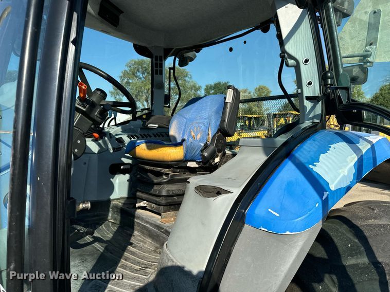 image for item DO1678 2008 New Holland T6020 tractor