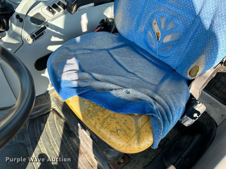 image for item DO1678 2008 New Holland T6020 tractor