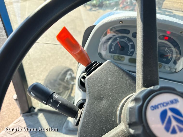 image for item DO1678 2008 New Holland T6020 tractor