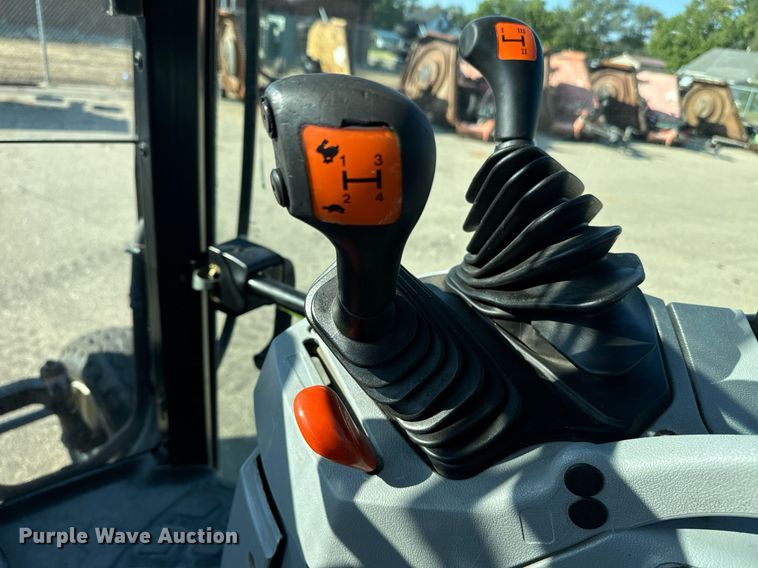 image for item DO1678 2008 New Holland T6020 tractor