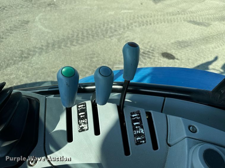 image for item DO1678 2008 New Holland T6020 tractor