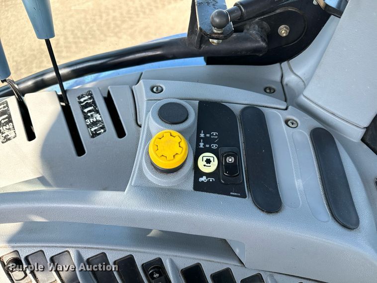 image for item DO1678 2008 New Holland T6020 tractor