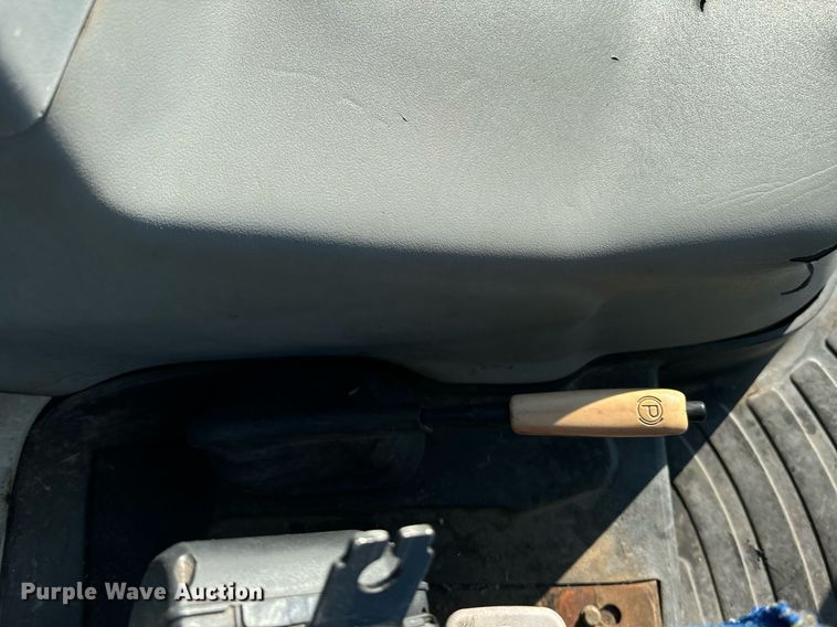 image for item DO1678 2008 New Holland T6020 tractor