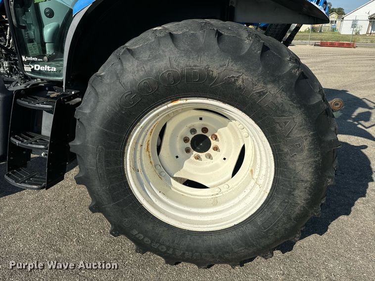 image for item DO1678 2008 New Holland T6020 tractor