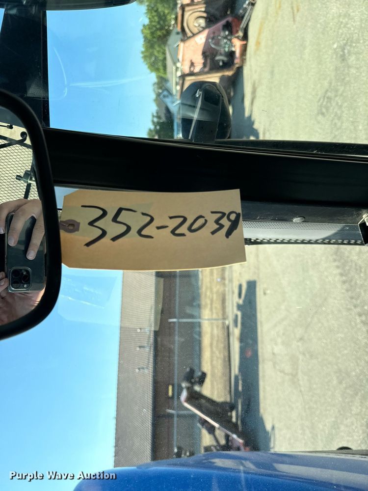 image for item DO1678 2008 New Holland T6020 tractor