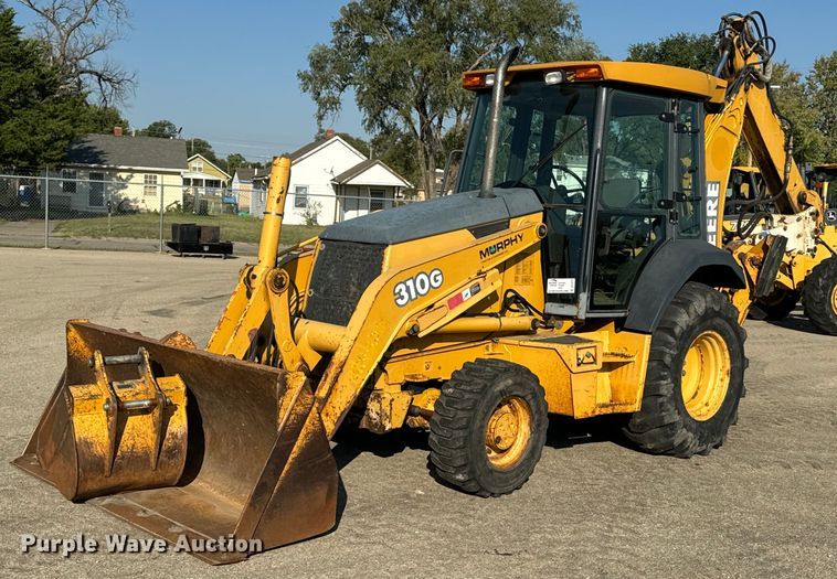 image for item DO1679 2004 John Deere 310G backhoe