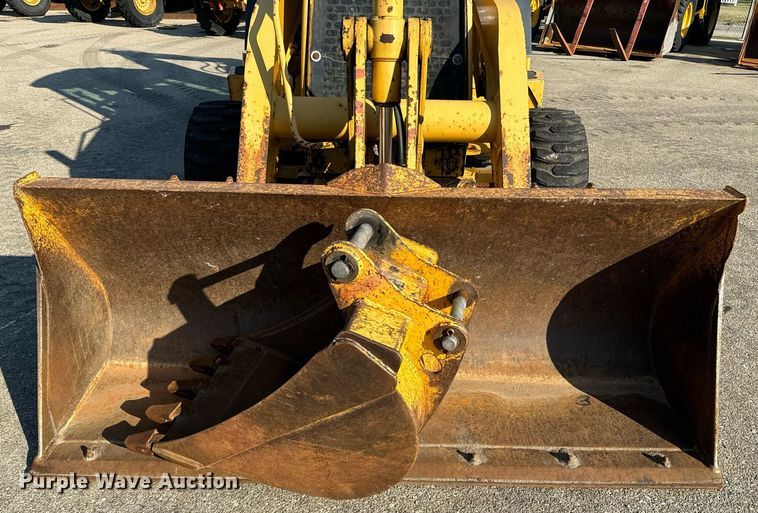 image for item DO1679 2004 John Deere 310G backhoe