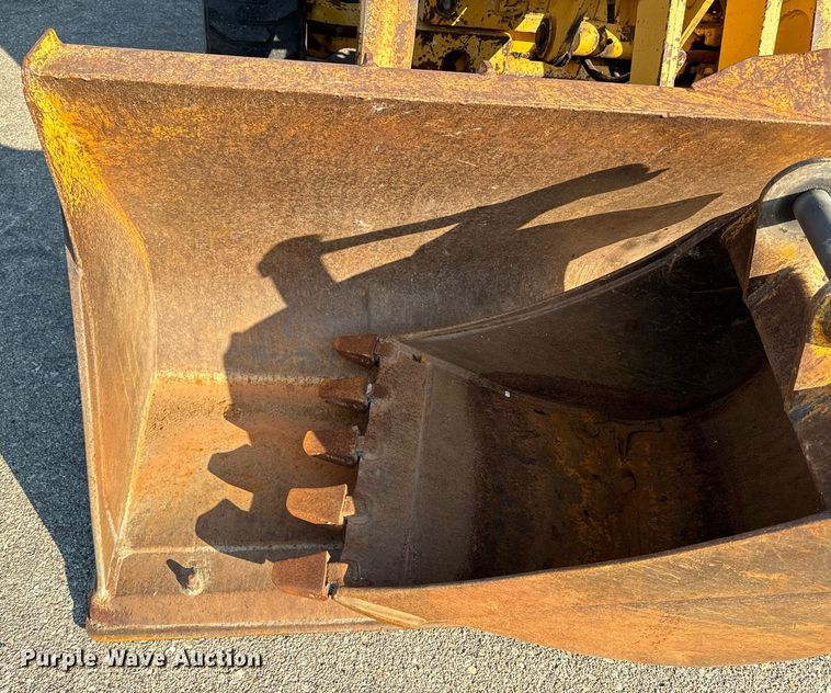 image for item DO1679 2004 John Deere 310G backhoe