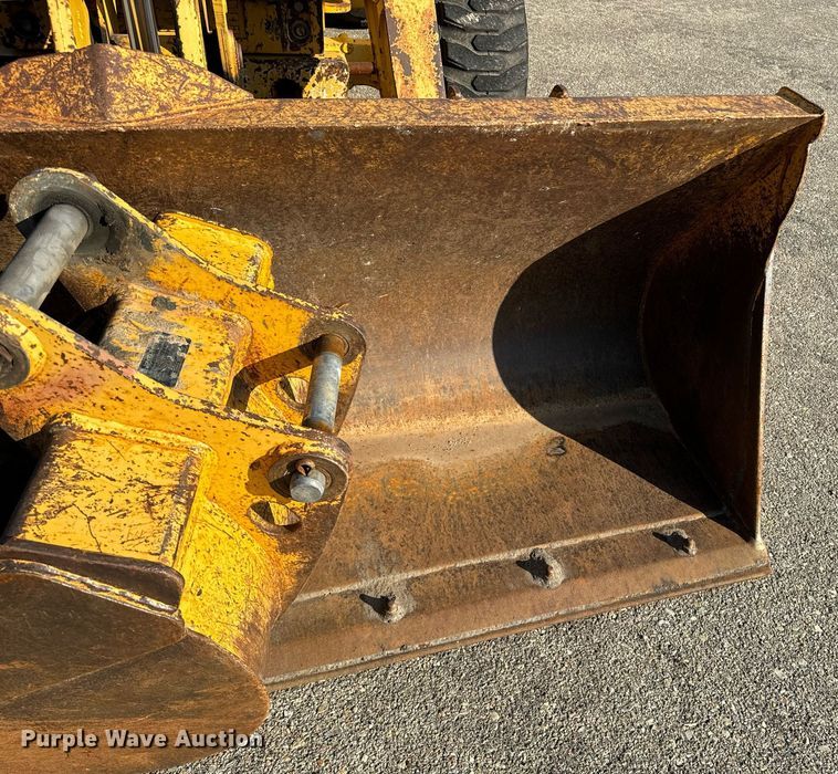 image for item DO1679 2004 John Deere 310G backhoe