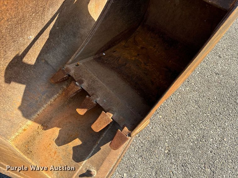 image for item DO1679 2004 John Deere 310G backhoe