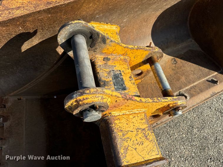 image for item DO1679 2004 John Deere 310G backhoe