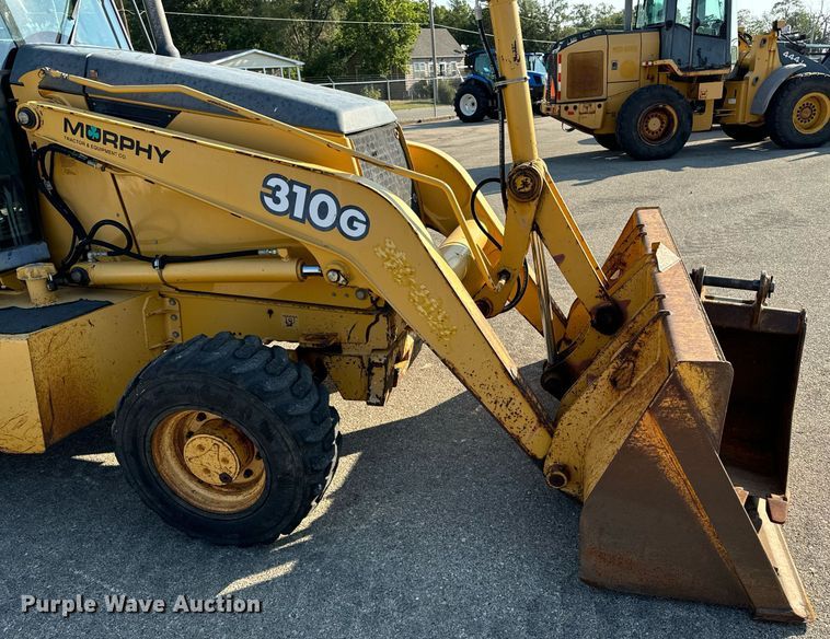 image for item DO1679 2004 John Deere 310G backhoe