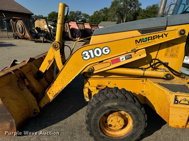 image for item DO1679 2004 John Deere 310G backhoe