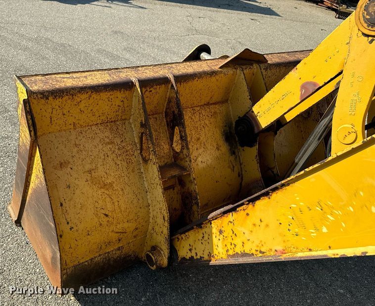 image for item DO1679 2004 John Deere 310G backhoe