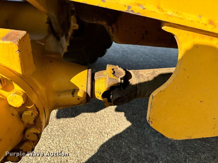 image for item DO1679 2004 John Deere 310G backhoe