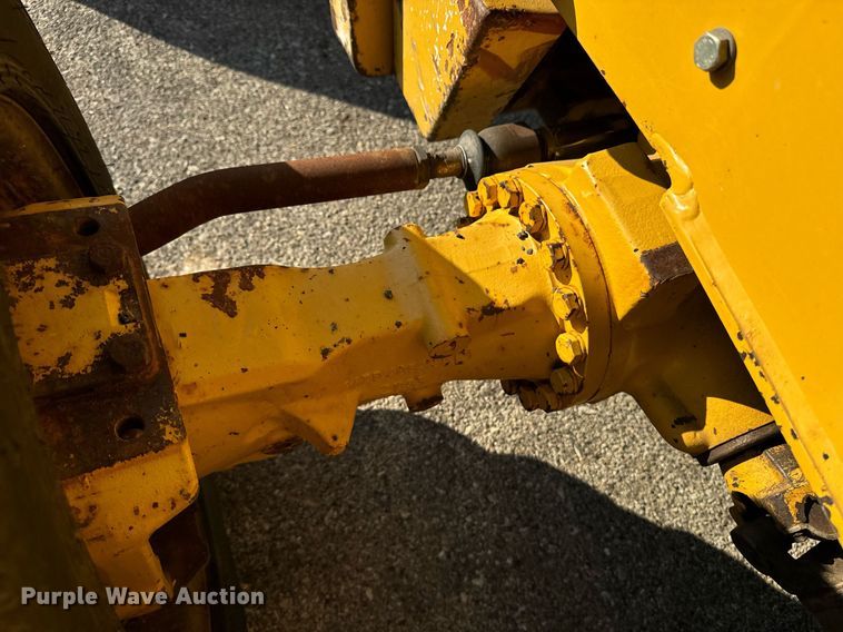 image for item DO1679 2004 John Deere 310G backhoe