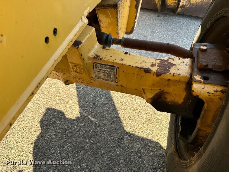 image for item DO1679 2004 John Deere 310G backhoe