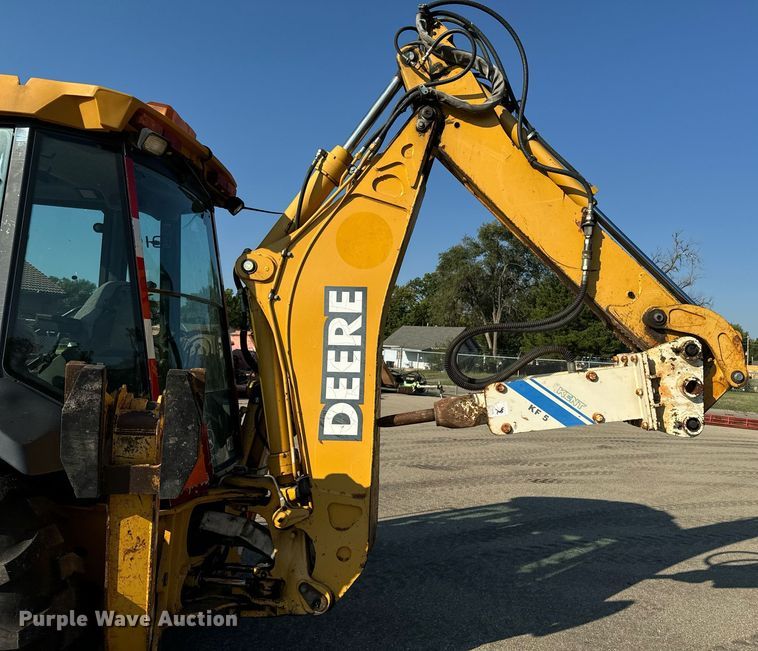 image for item DO1679 2004 John Deere 310G backhoe