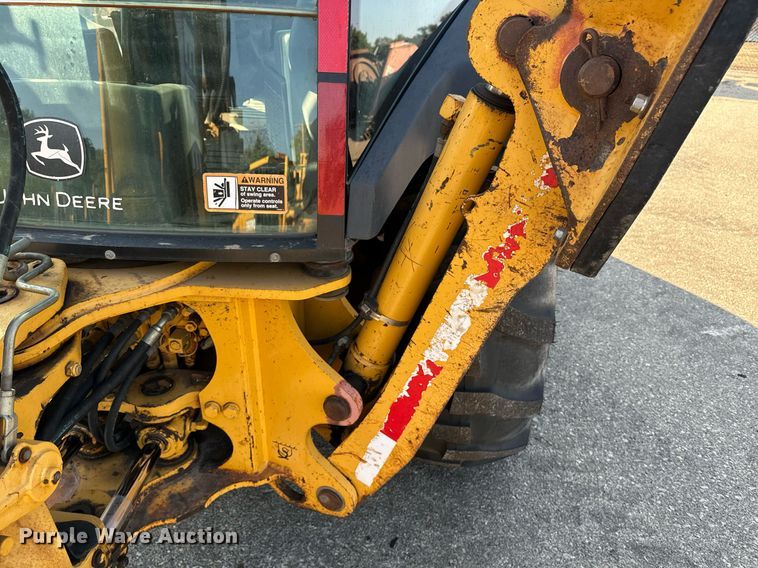 image for item DO1679 2004 John Deere 310G backhoe