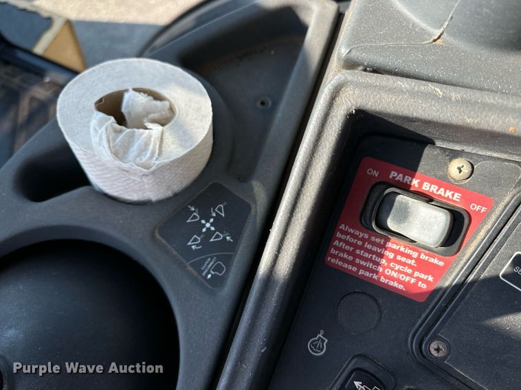 image for item DO1679 2004 John Deere 310G backhoe