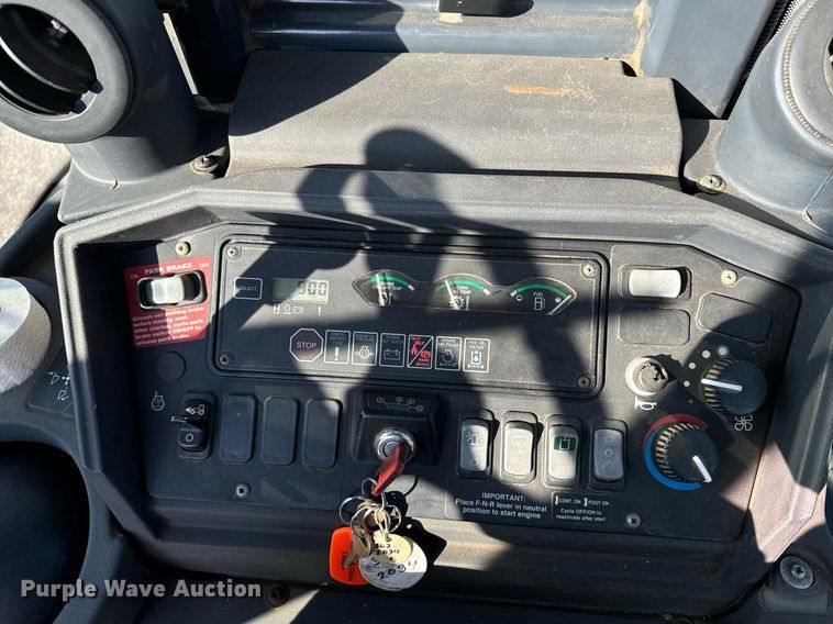 image for item DO1679 2004 John Deere 310G backhoe