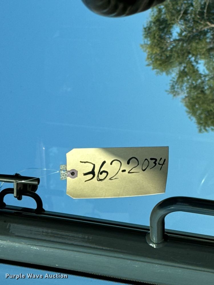 image for item DO1679 2004 John Deere 310G backhoe