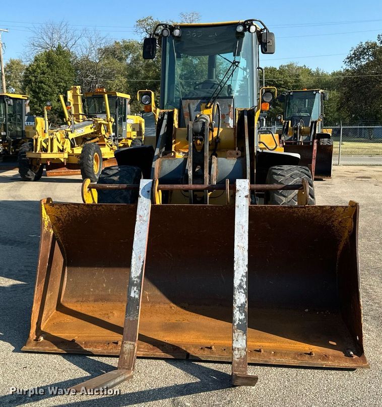 image for item DO1680 2006 John Deere 444J wheel loader