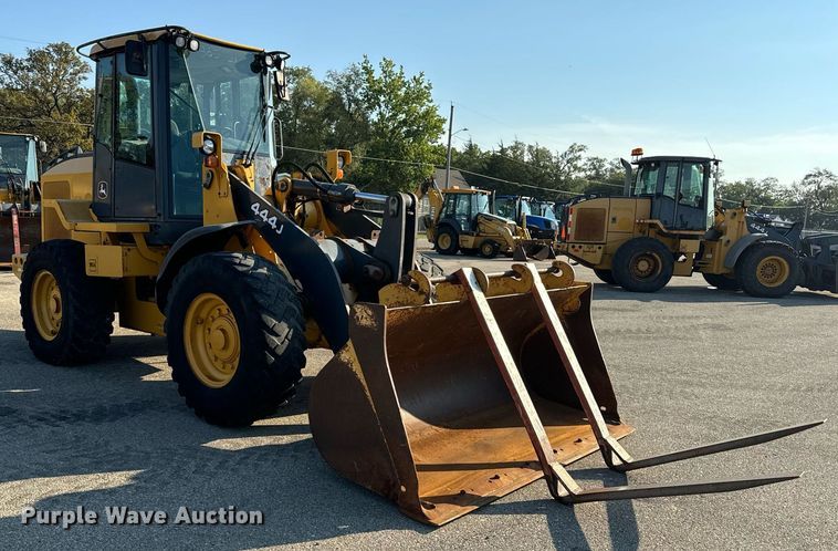 image for item DO1680 2006 John Deere 444J wheel loader