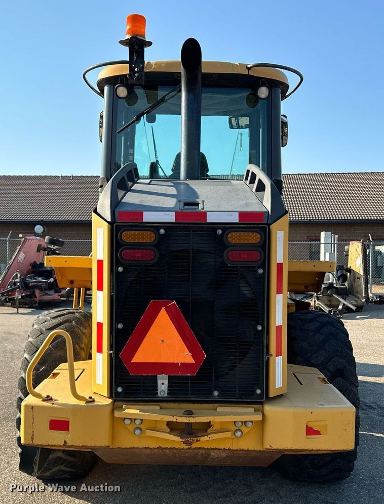 image for item DO1680 2006 John Deere 444J wheel loader