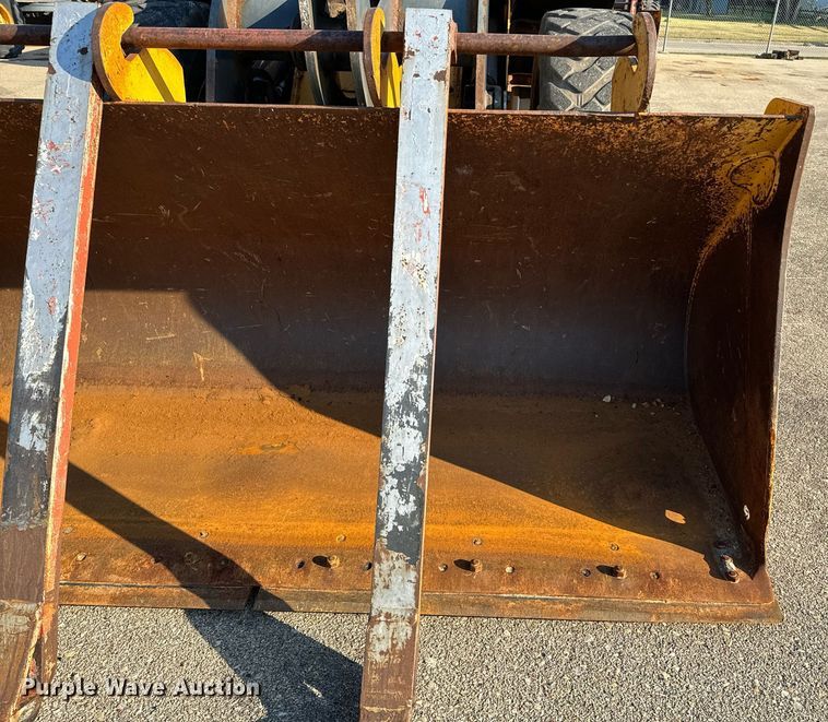 image for item DO1680 2006 John Deere 444J wheel loader