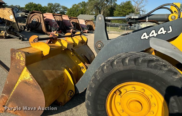 image for item DO1680 2006 John Deere 444J wheel loader