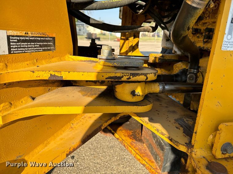 image for item DO1680 2006 John Deere 444J wheel loader