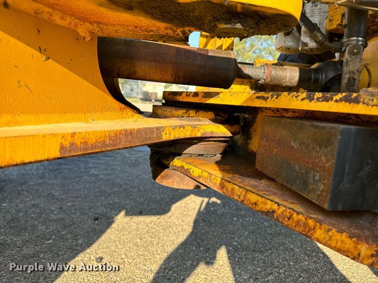 image for item DO1680 2006 John Deere 444J wheel loader