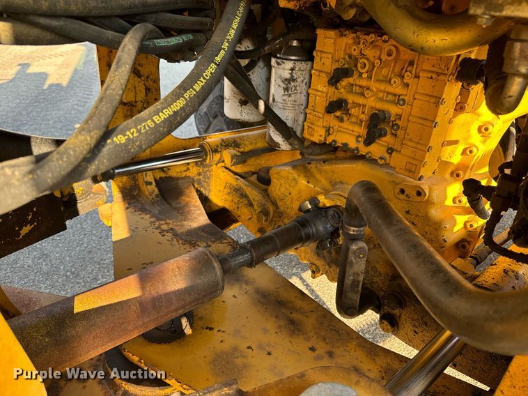 image for item DO1680 2006 John Deere 444J wheel loader