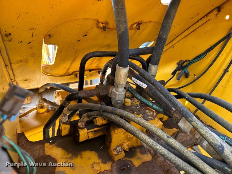 image for item DO1680 2006 John Deere 444J wheel loader